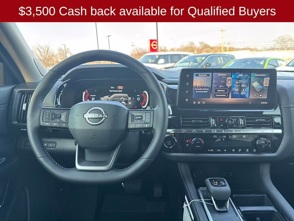 2026 Everest White Pearl/Black Nissan Pathfinder Platinum FWD SUV