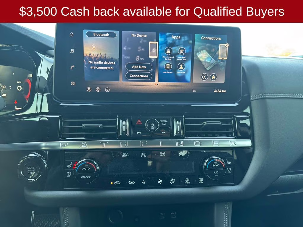 2026 Everest White Pearl/Black Nissan Pathfinder Platinum FWD SUV