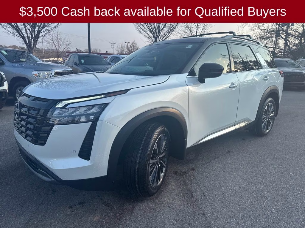 2026 Everest White Pearl/Black Nissan Pathfinder Platinum FWD SUV
