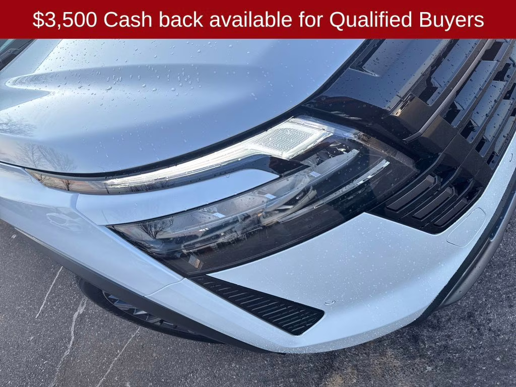 2026 Everest White Pearl/Black Nissan Pathfinder Platinum FWD SUV