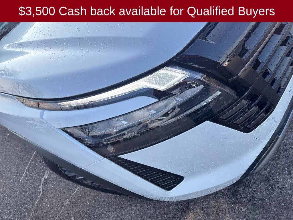 2026 Everest White Pearl/Black Nissan Pathfinder Platinum FWD SUV