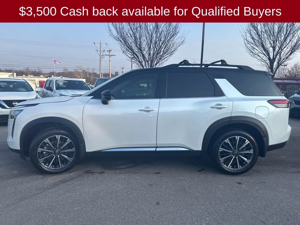2026 Everest White Pearl/Black Nissan Pathfinder Platinum FWD SUV