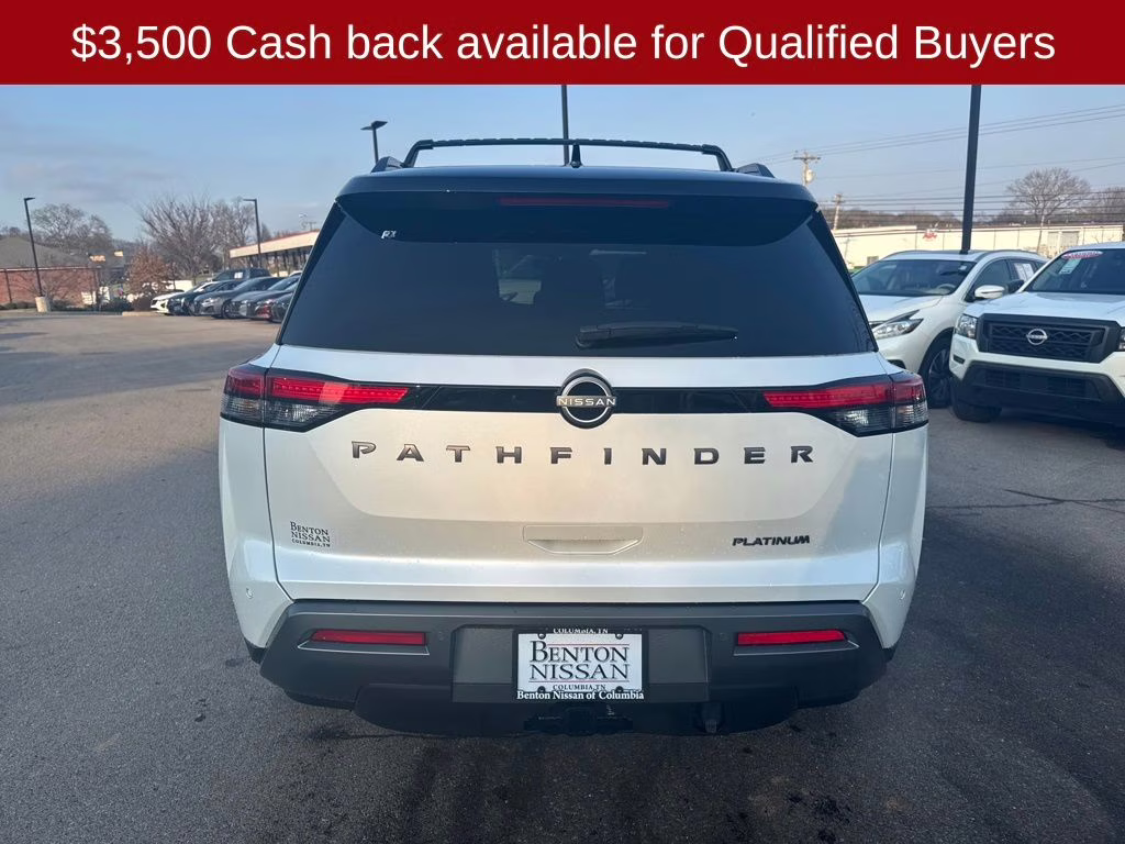 2026 Everest White Pearl/Black Nissan Pathfinder Platinum FWD SUV