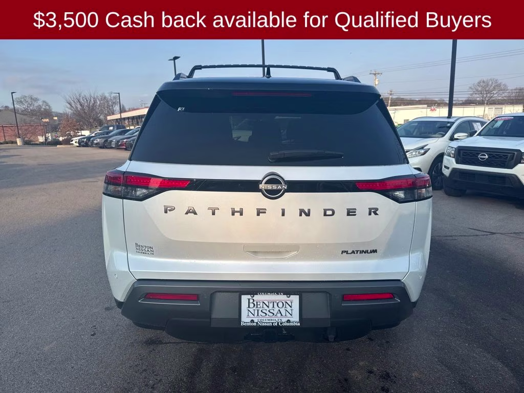 2026 Everest White Pearl/Black Nissan Pathfinder Platinum FWD SUV