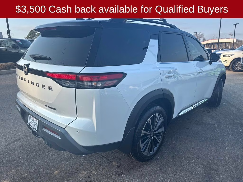 2026 Everest White Pearl/Black Nissan Pathfinder Platinum FWD SUV