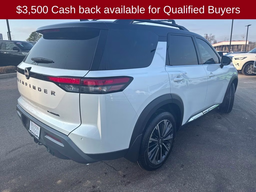2026 Everest White Pearl/Black Nissan Pathfinder Platinum FWD SUV