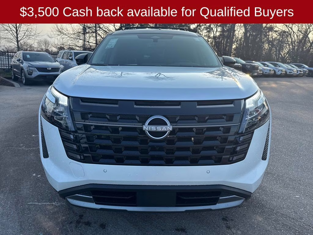 2026 Everest White Pearl/Black Nissan Pathfinder Platinum FWD SUV