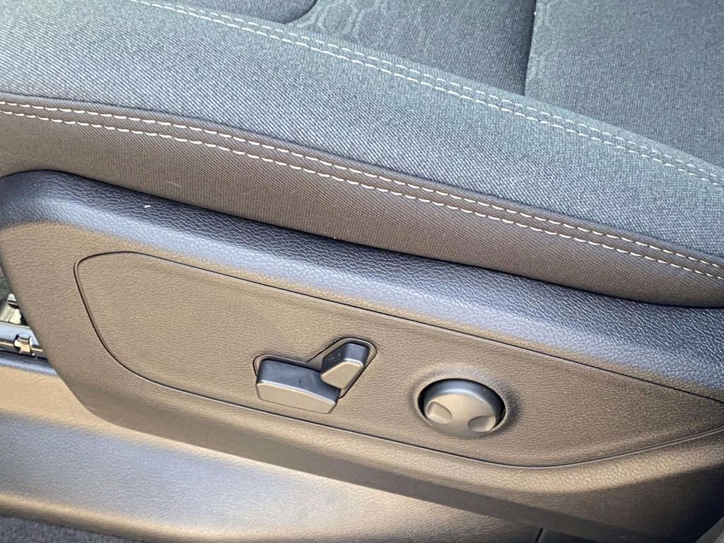 2026 Granite Crystal Metallic Clearcoat Ram 1500 Big Horn/Lone Star 4X4 Truck