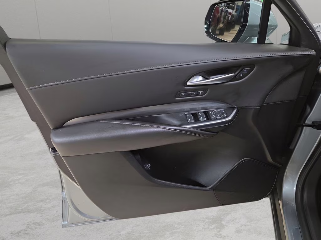 2024 Argent Silver Metallic Cadillac XT4 Premium Luxury AWD SUV