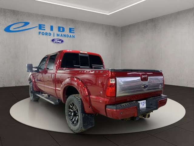 2016 Red Ford Super Duty F-350 SRW Lariat 4X4 Truck