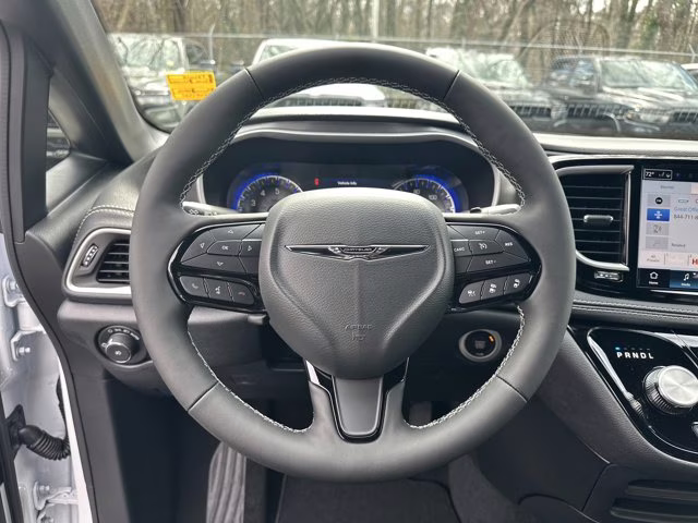 2026 Bright White Clearcoat Chrysler Pacifica Select FWD Van