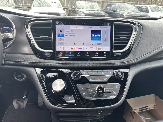 2026 Bright White Clearcoat Chrysler Pacifica Select FWD Van