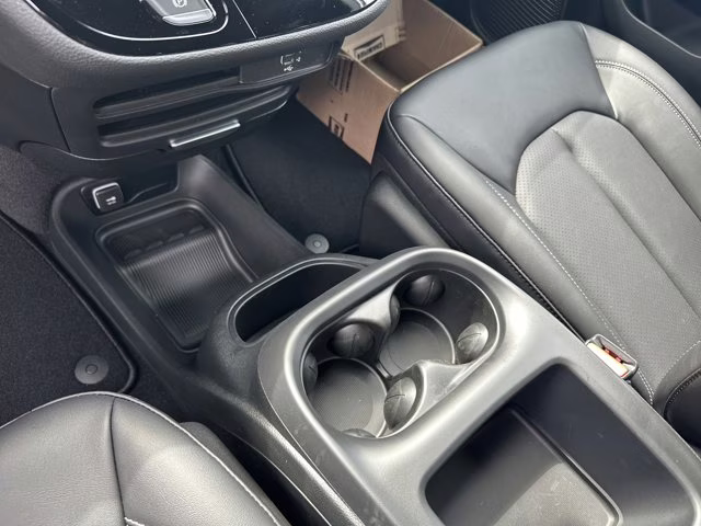 2026 Bright White Clearcoat Chrysler Pacifica Select FWD Van