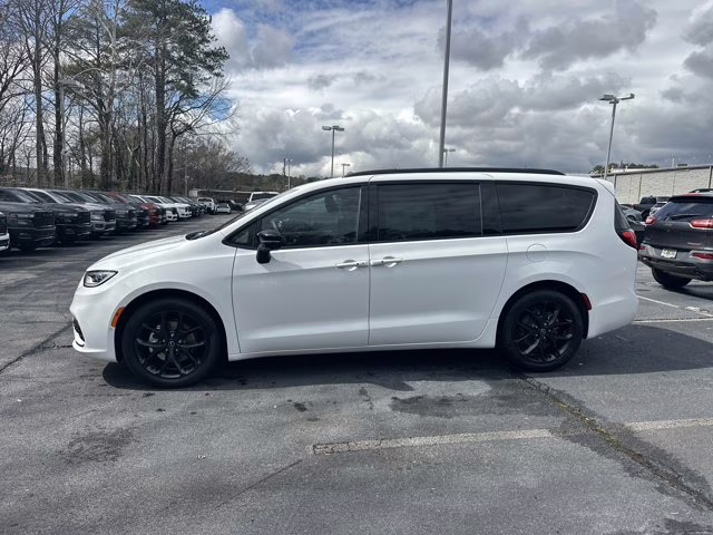 2026 Bright White Clearcoat Chrysler Pacifica Select FWD Van