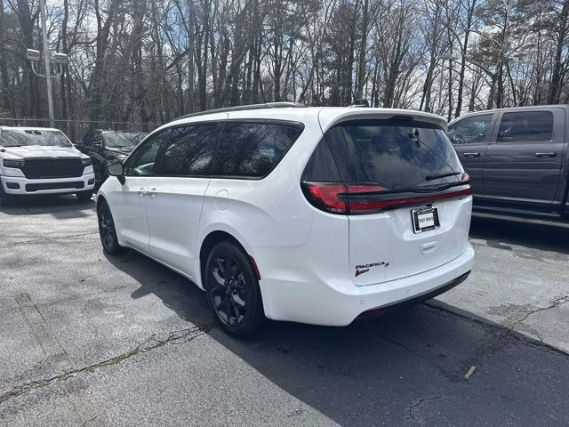 2026 Bright White Clearcoat Chrysler Pacifica Select FWD Van