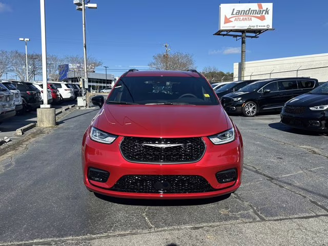 2026 Red Hot Pearlcoat Chrysler Pacifica Select FWD Van
