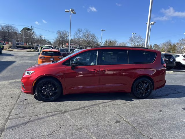 2026 Red Hot Pearlcoat Chrysler Pacifica Select FWD Van