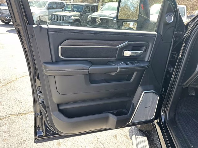 2026 Diamond Black Crystal Pearlcoat Ram 3500 Laramie 4X4 Truck
