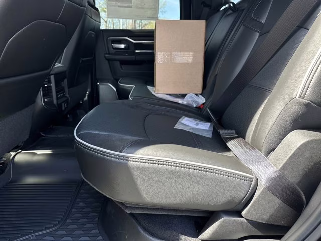 2026 Diamond Black Crystal Pearlcoat Ram 3500 Laramie 4X4 Truck