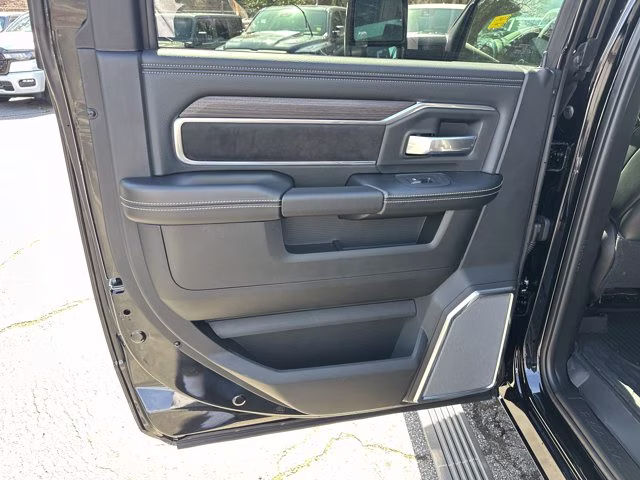 2026 Diamond Black Crystal Pearlcoat Ram 3500 Laramie 4X4 Truck