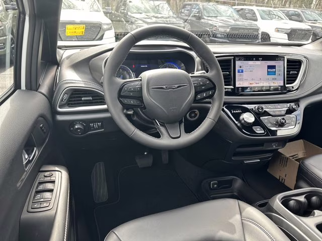 2026 Bright White Clearcoat Chrysler Pacifica Select FWD Van