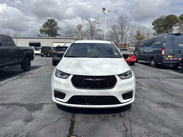 2026 Bright White Clearcoat Chrysler Pacifica Select FWD Van