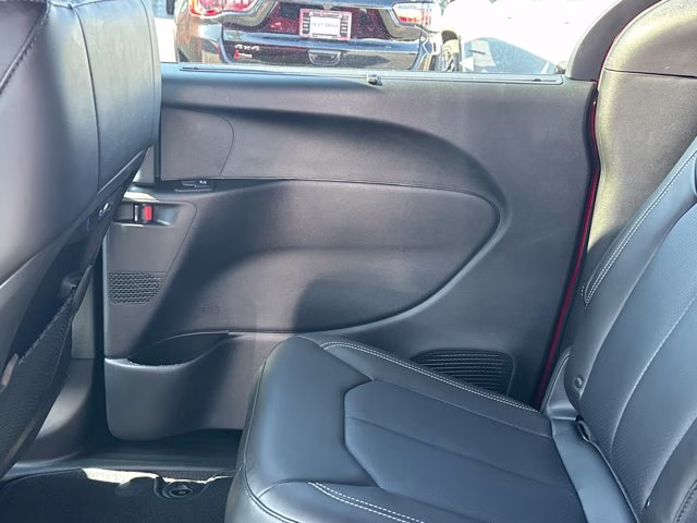 2026 Red Hot Pearlcoat Chrysler Pacifica Select FWD Van