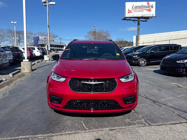 2026 Red Hot Pearlcoat Chrysler Pacifica Select FWD Van