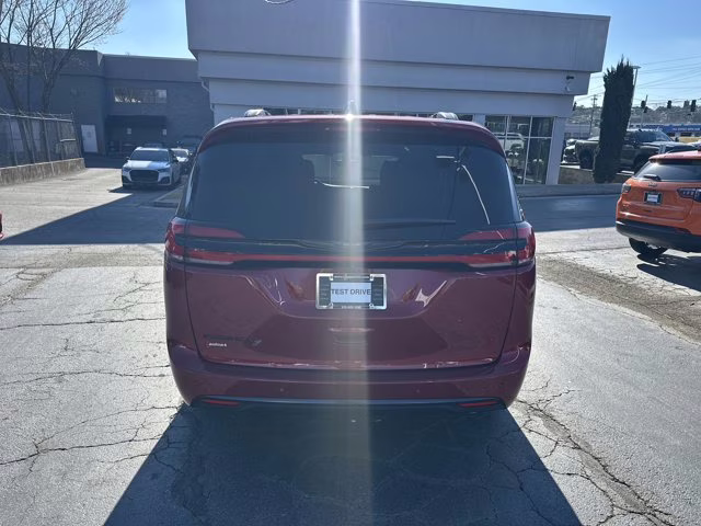 2026 Red Hot Pearlcoat Chrysler Pacifica Select FWD Van