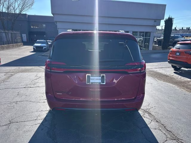 2026 Red Hot Pearlcoat Chrysler Pacifica Select FWD Van