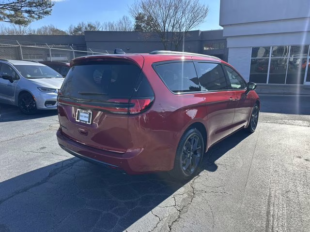 2026 Red Hot Pearlcoat Chrysler Pacifica Select FWD Van