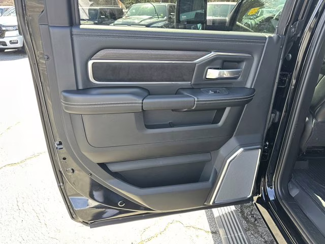 2026 Diamond Black Crystal Pearlcoat Ram 3500 Laramie 4X4 Truck