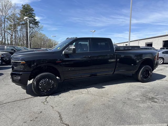 2026 Diamond Black Crystal Pearlcoat Ram 3500 Laramie 4X4 Truck