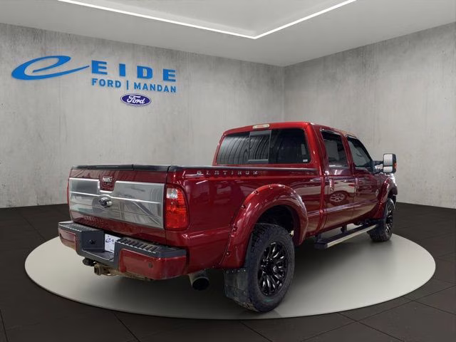 2016 Red Ford Super Duty F-350 SRW Lariat 4X4 Truck