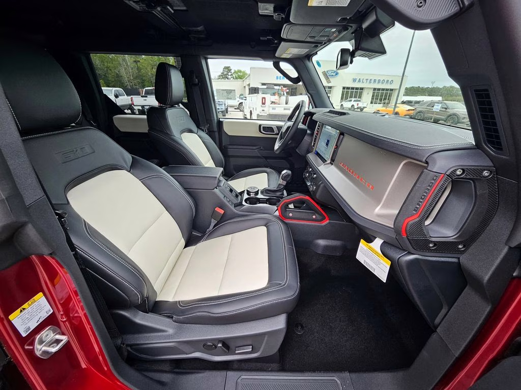 2026 Ruby Red Metallic Tinted Clearcoat Ford Bronco Outer Banks 4X4 SUV