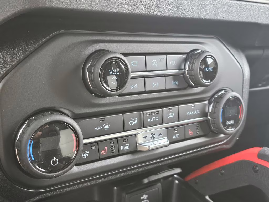 2026 Ruby Red Metallic Tinted Clearcoat Ford Bronco Outer Banks 4X4 SUV