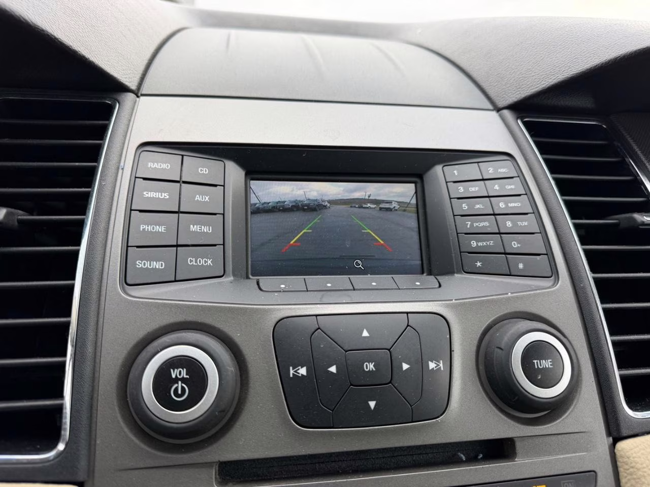 2016 Shadow Black Ford Taurus SE FWD Sedan