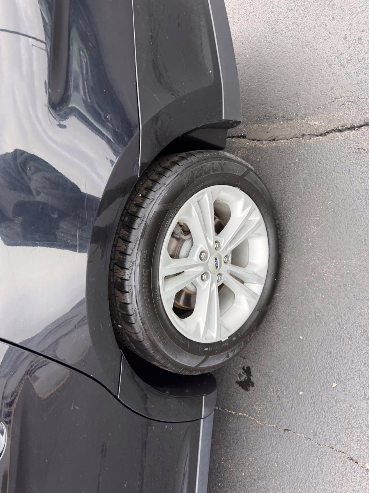 2016 Shadow Black Ford Taurus SE FWD Sedan