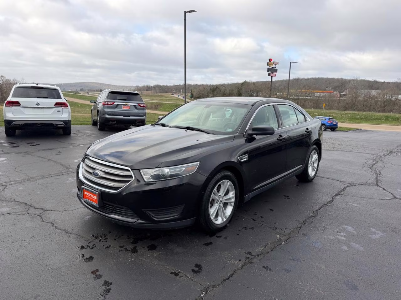 2016 Shadow Black Ford Taurus SE FWD Sedan