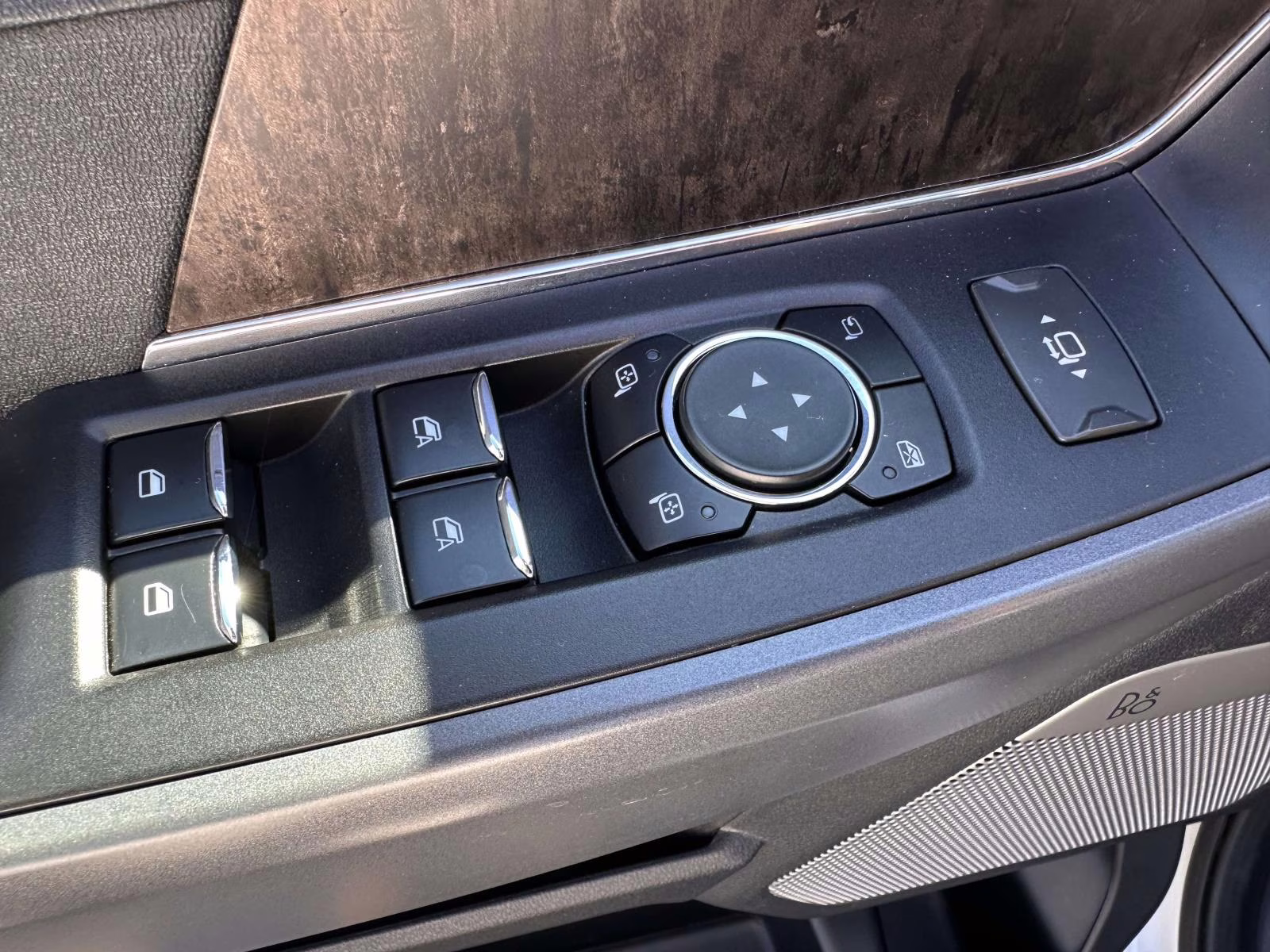 2023 Oxford White Ford Super Duty F-350 SRW LARIAT 4WD Crew Cab 6.75' Box 4X4 Truck