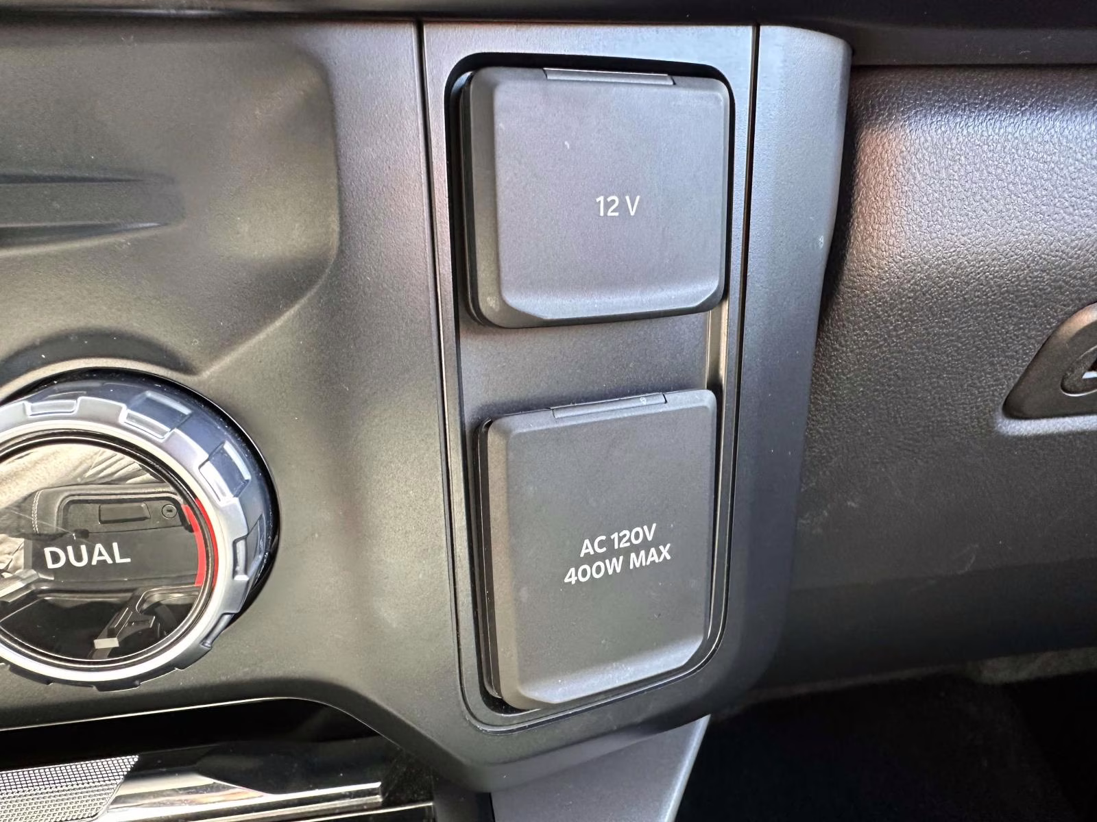 2023 Oxford White Ford Super Duty F-350 SRW LARIAT 4WD Crew Cab 6.75' Box 4X4 Truck