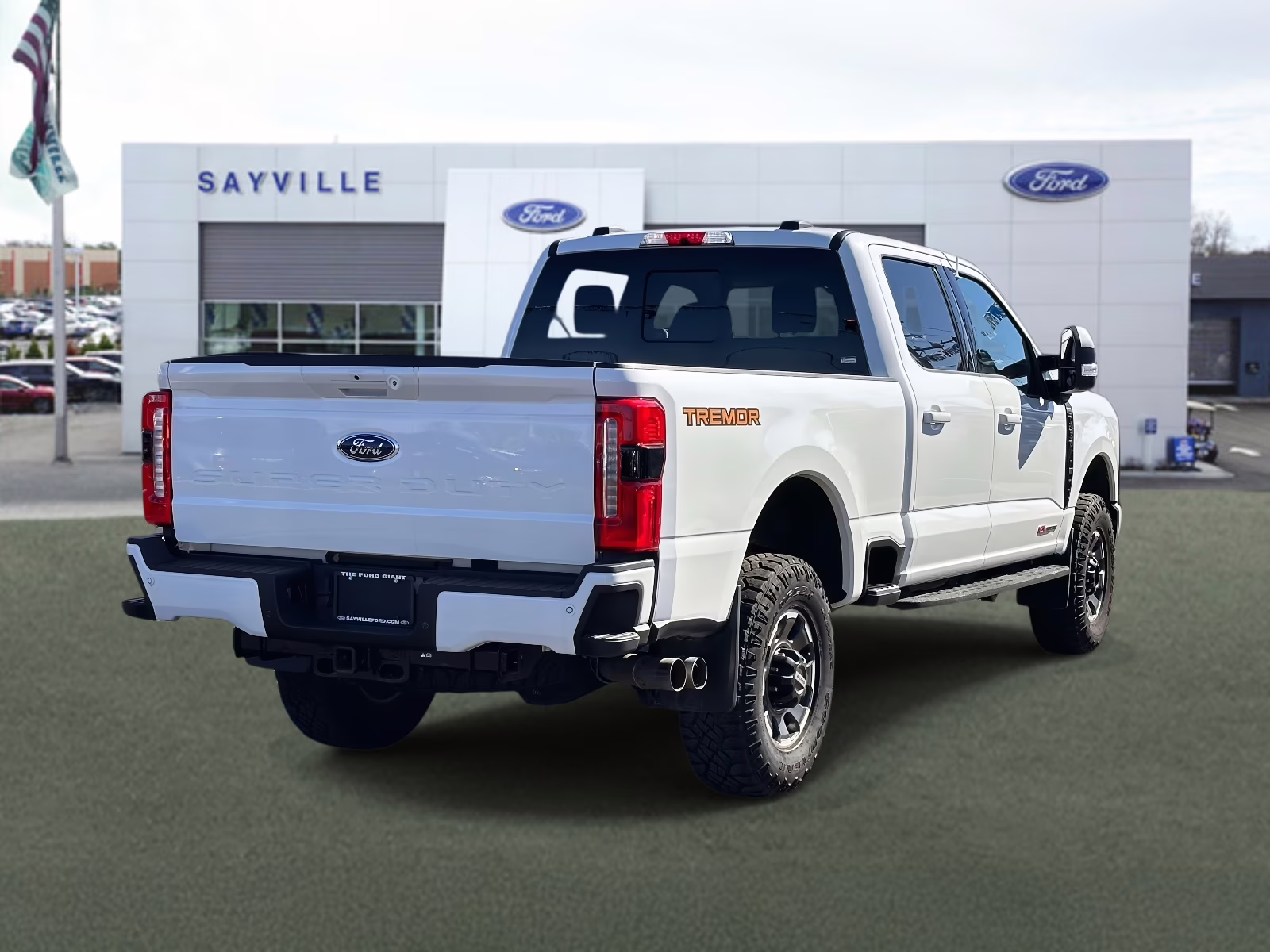 2023 Oxford White Ford Super Duty F-350 SRW LARIAT 4WD Crew Cab 6.75' Box 4X4 Truck