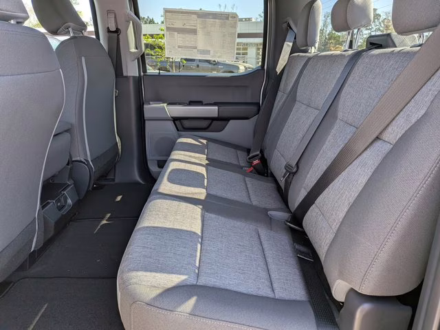 2026 Oxford White Ford Super Duty F-250 SRW XL 4X4 Truck