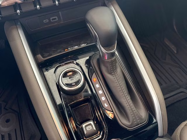 2024 Sand Dune Metallic Chevrolet Colorado ZR2 4X4 Truck