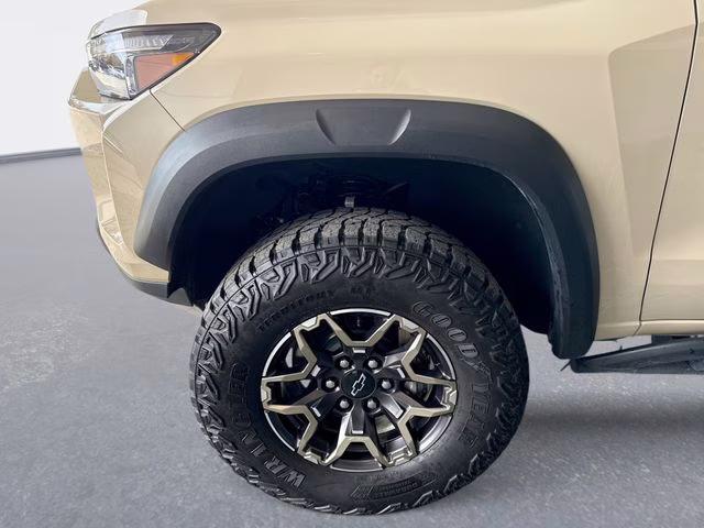 2024 Sand Dune Metallic Chevrolet Colorado ZR2 4X4 Truck
