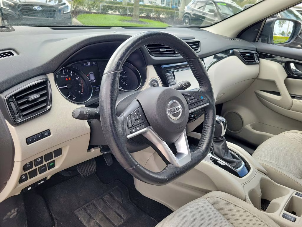 2022 Pearl Metallic Nissan Rogue Sport SL FWD SUV