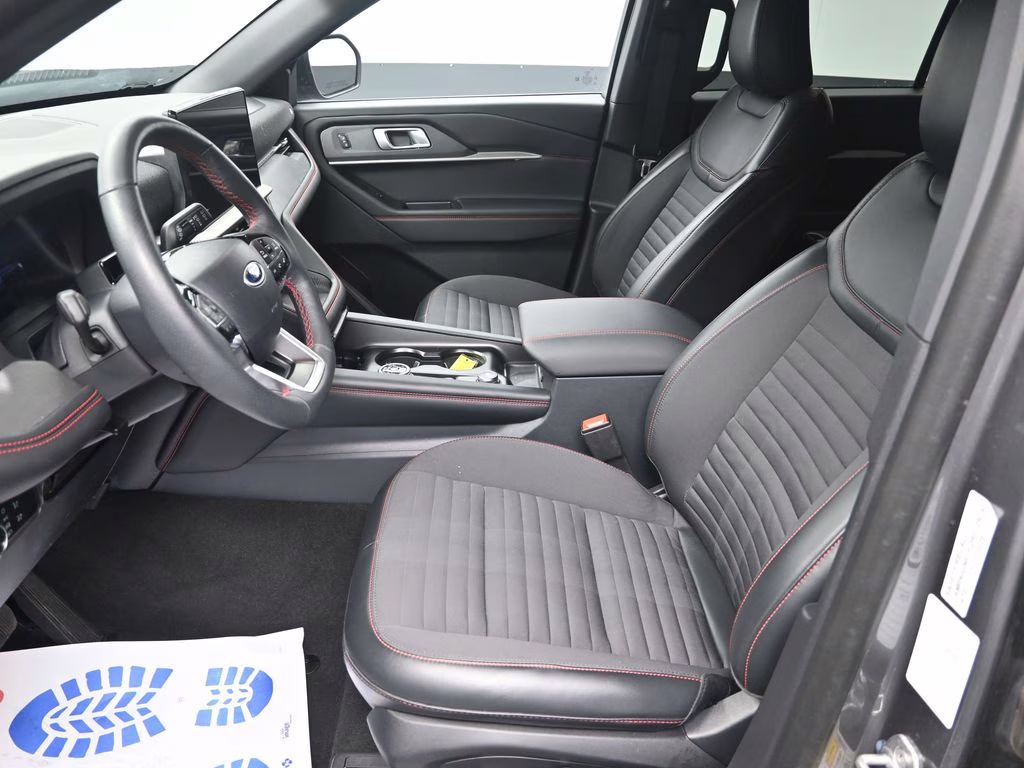 2025 Gray Metallic Ford Explorer ST-Line 4X4 SUV