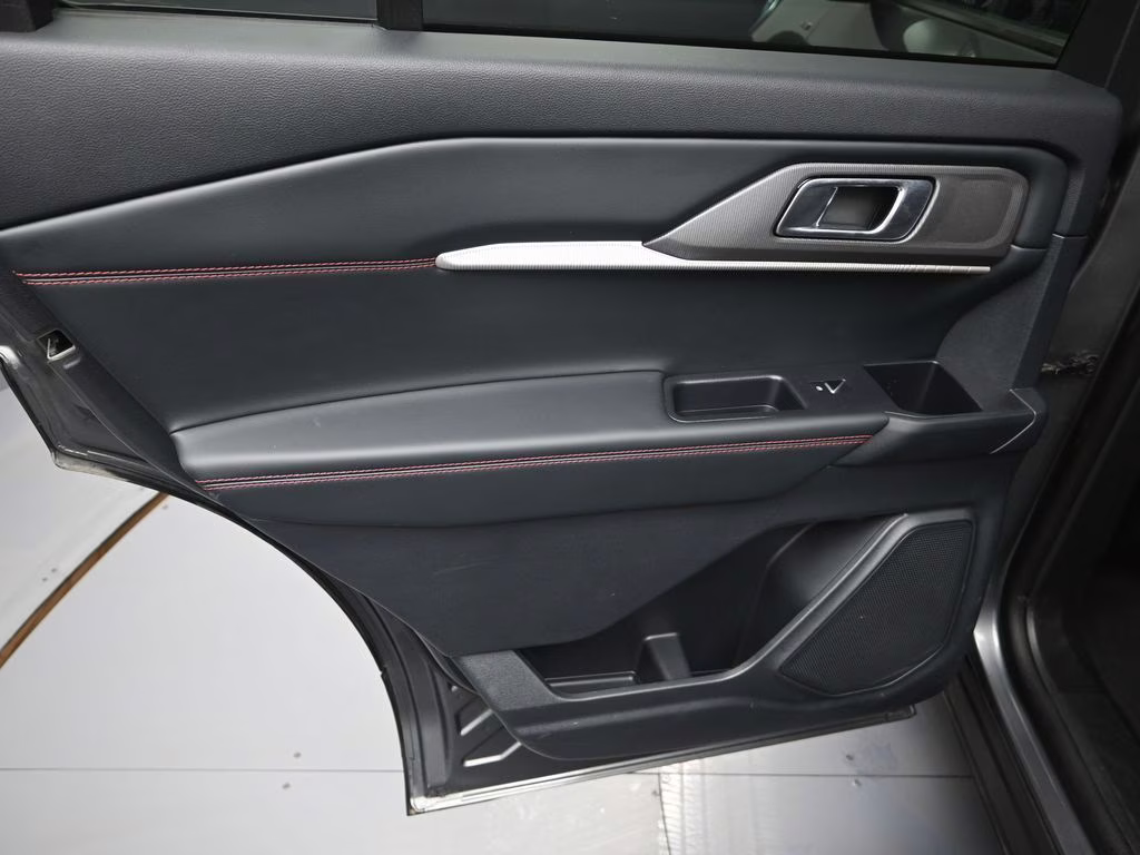 2025 Gray Metallic Ford Explorer ST-Line 4X4 SUV