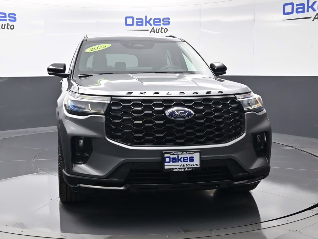 2025 Gray Metallic Ford Explorer ST-Line 4X4 SUV