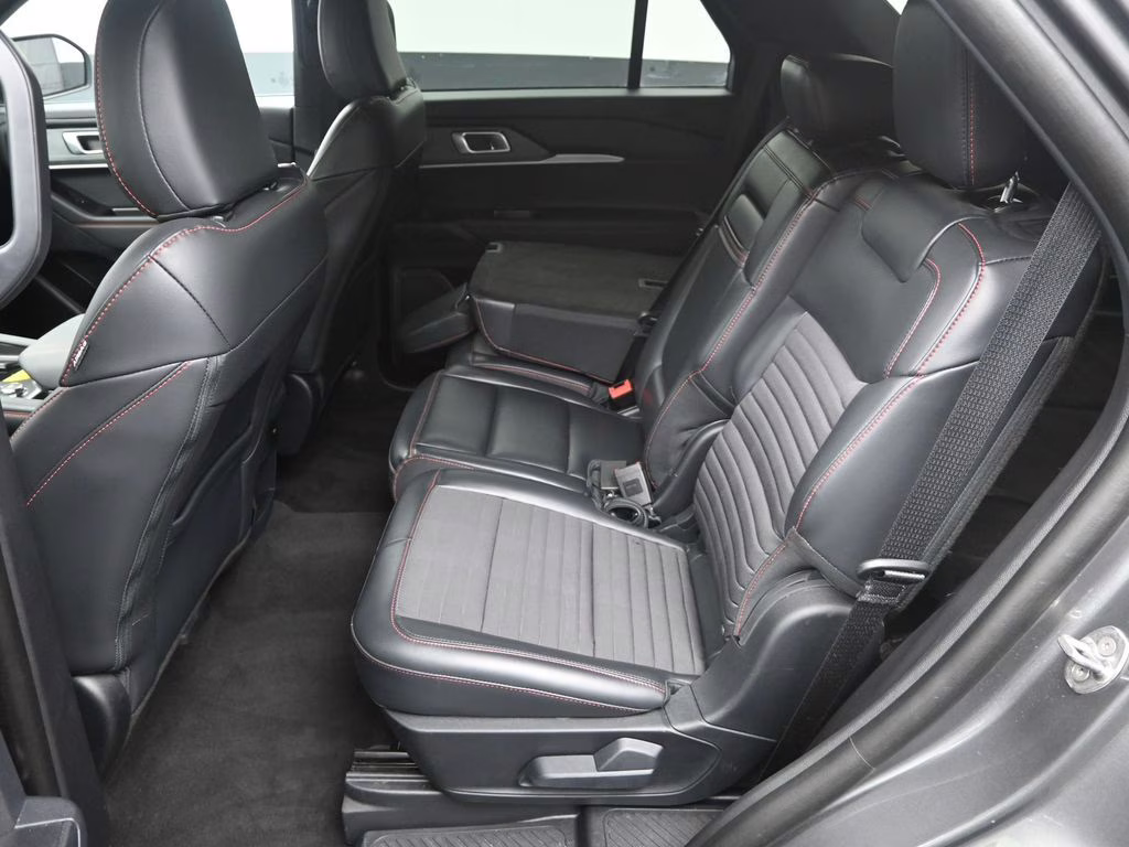 2025 Gray Metallic Ford Explorer ST-Line 4X4 SUV